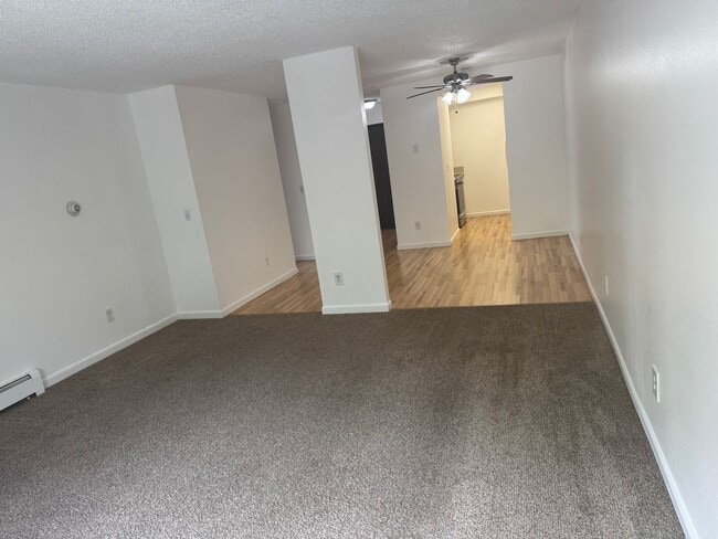 Building Photo - Spacious condo unit in East Anchorage