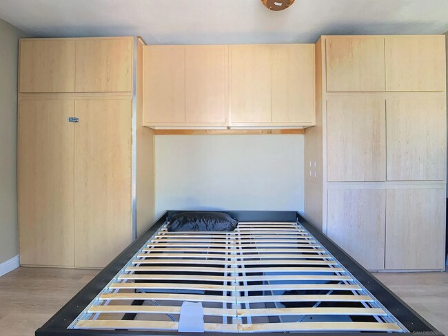 Building Photo - Charming Home with Prime Location & Ample Living Space