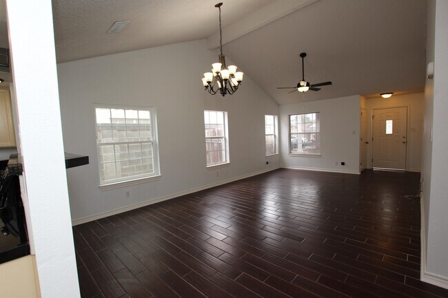 Building Photo - 125 Knoll Ave