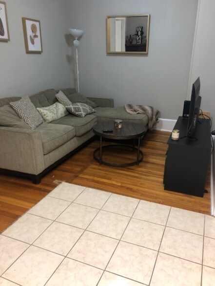 Apt 12 - 873 Beacon St