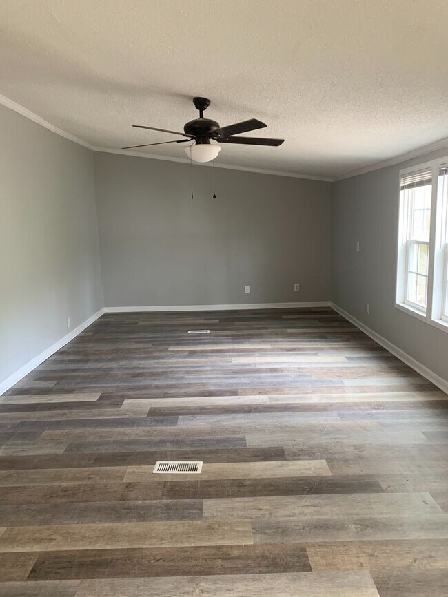 Building Photo - Enjoy Your NEW NEW NEW Home in Vanceboro