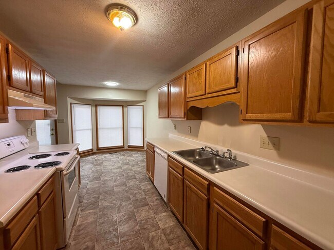 Building Photo - 5671 Archer Rd