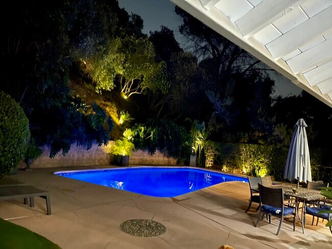 Building Photo - 1907 Maginn Dr