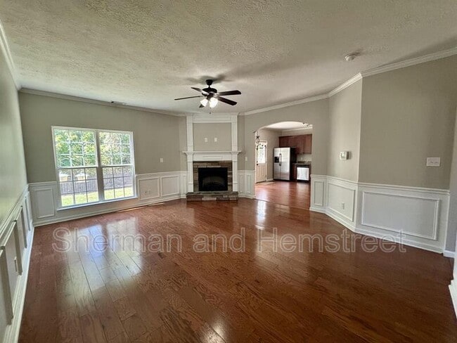 Building Photo - 1426 Collins Dr