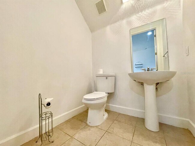 Building Photo - 8626 Miramar Terrace Cir