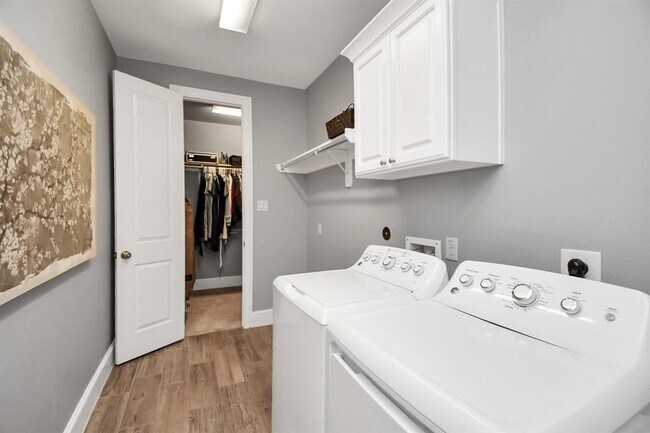 Building Photo - 27534 Stonebrook Manor Ln
