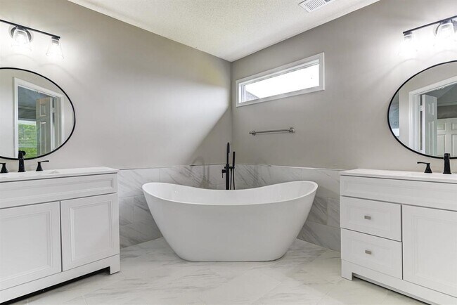 Building Photo - 8952 Vorlich Cove