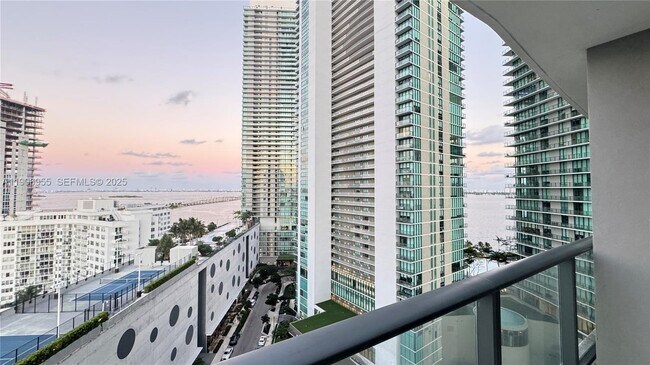 Building Photo - 501 NE 31st St