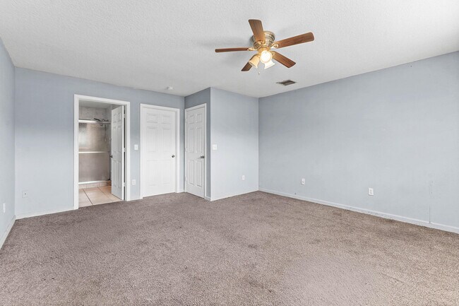 Building Photo - 13789 Yarmouth Dr