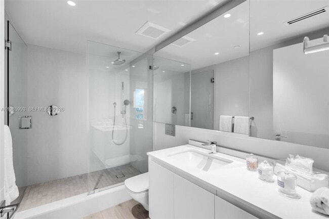 Building Photo - 430 Grand Bay Dr