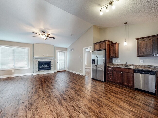 Building Photo - 411 Sunflower Dr