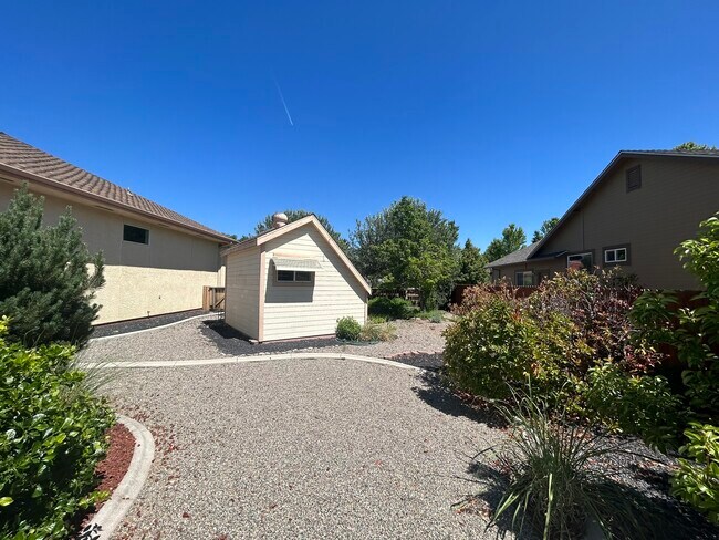 Building Photo - 924 Springfield Dr