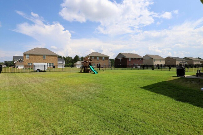 Building Photo - 835 Curlew Cir