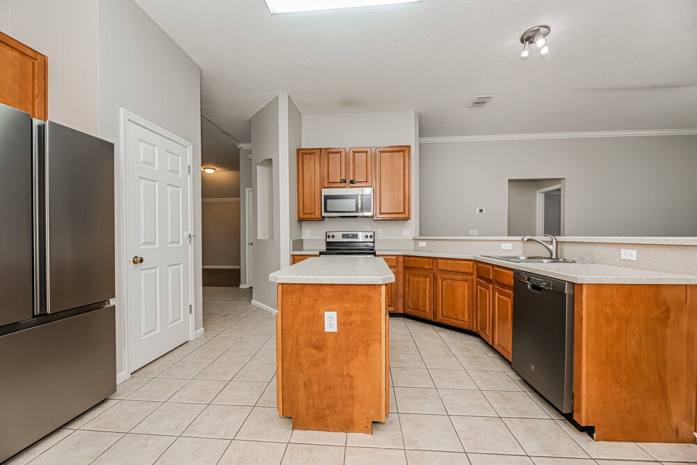 Building Photo - 3168 Tower Oaks Dr