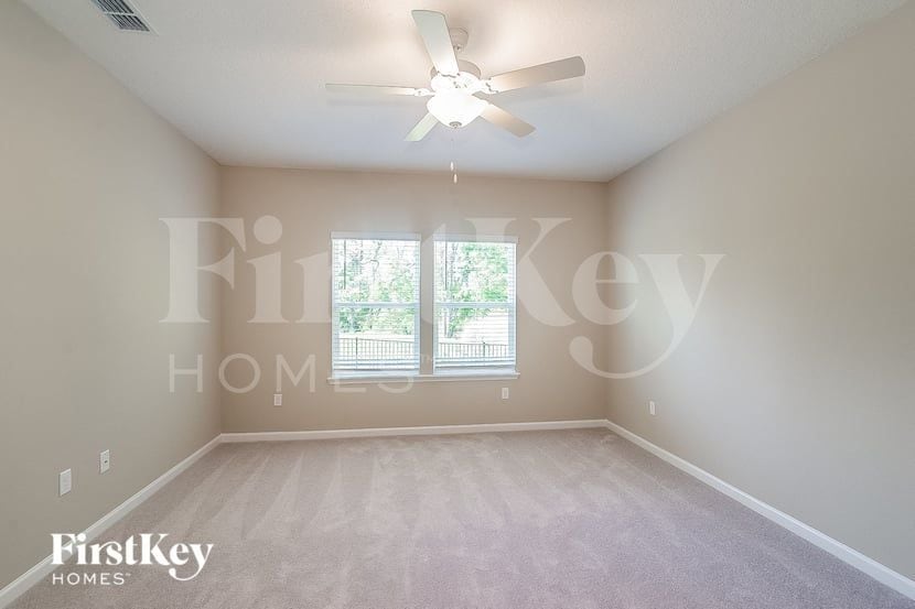 Building Photo - 10111 Roman Ln