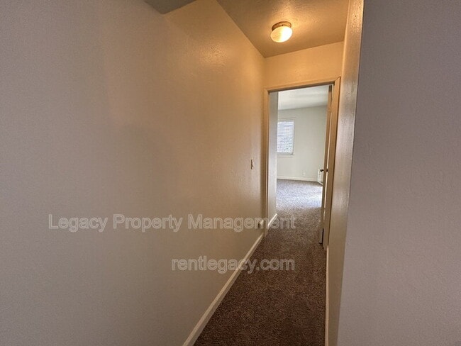 Building Photo - 2213 N Cirby Way