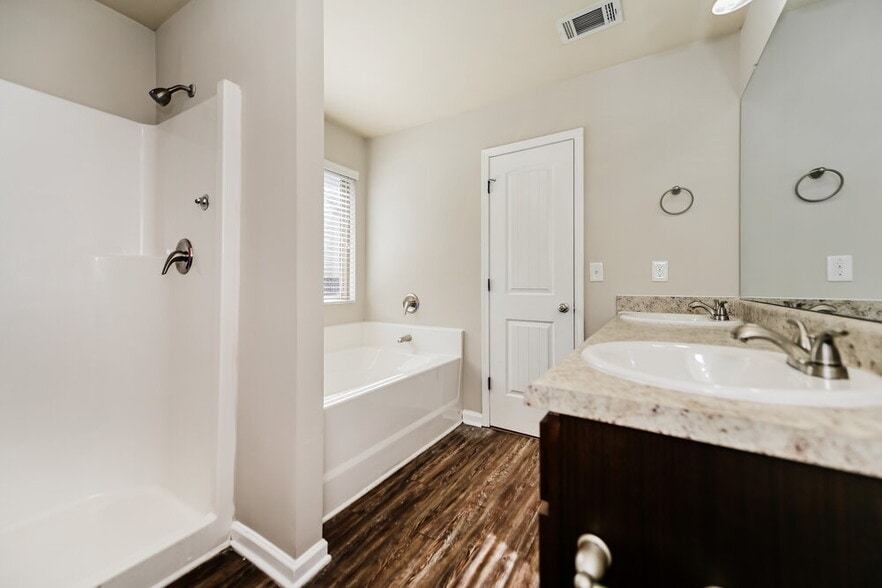 Building Photo - 1213 Faye Ct