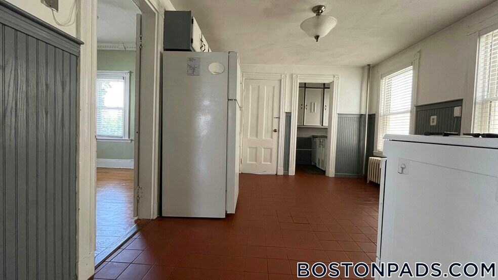 Building Photo - 369 Savin Hill Ave