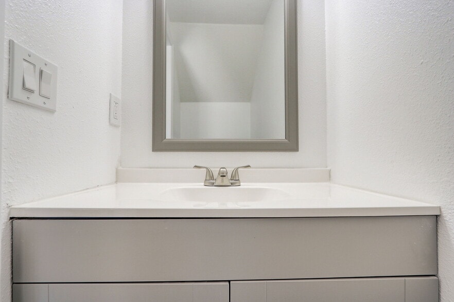 Building Photo - 12008 Pepperdine Pl