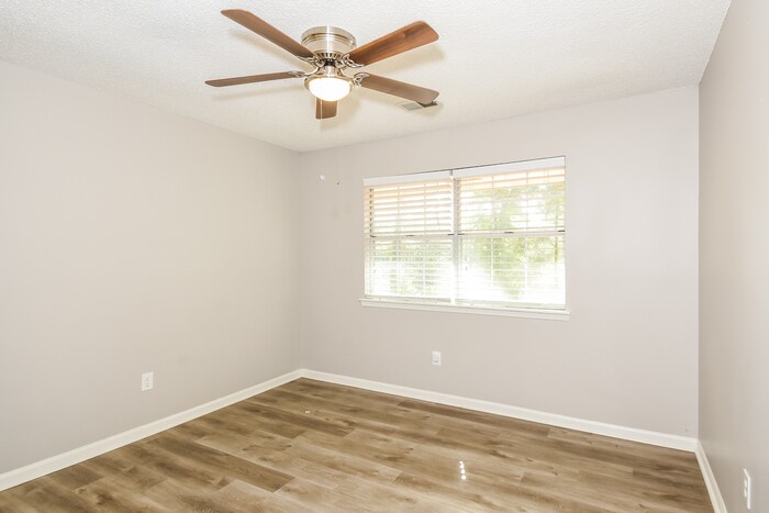 Building Photo - 607 Caliber Ct