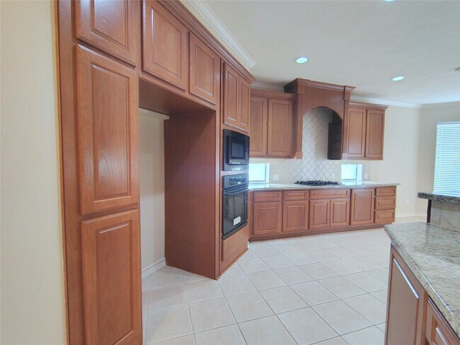 Building Photo - 5606 Grandwood Ln