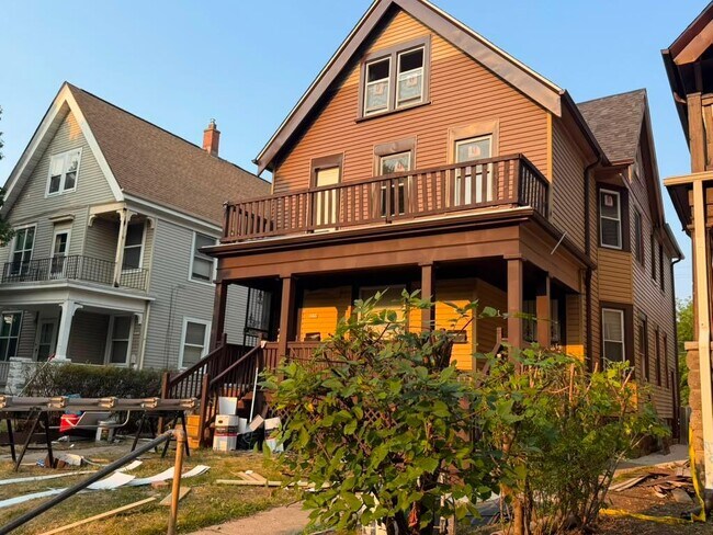Building Photo - 3356 N Buffum St