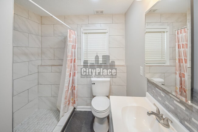 Building Photo - 2415 N Oxford St