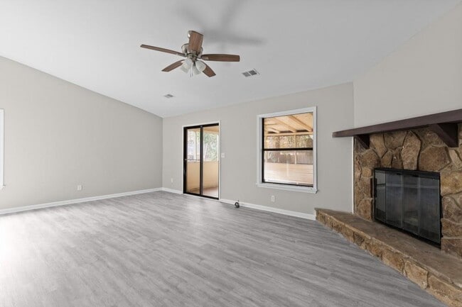 Building Photo - 1042 Mainstreet Lake Dr