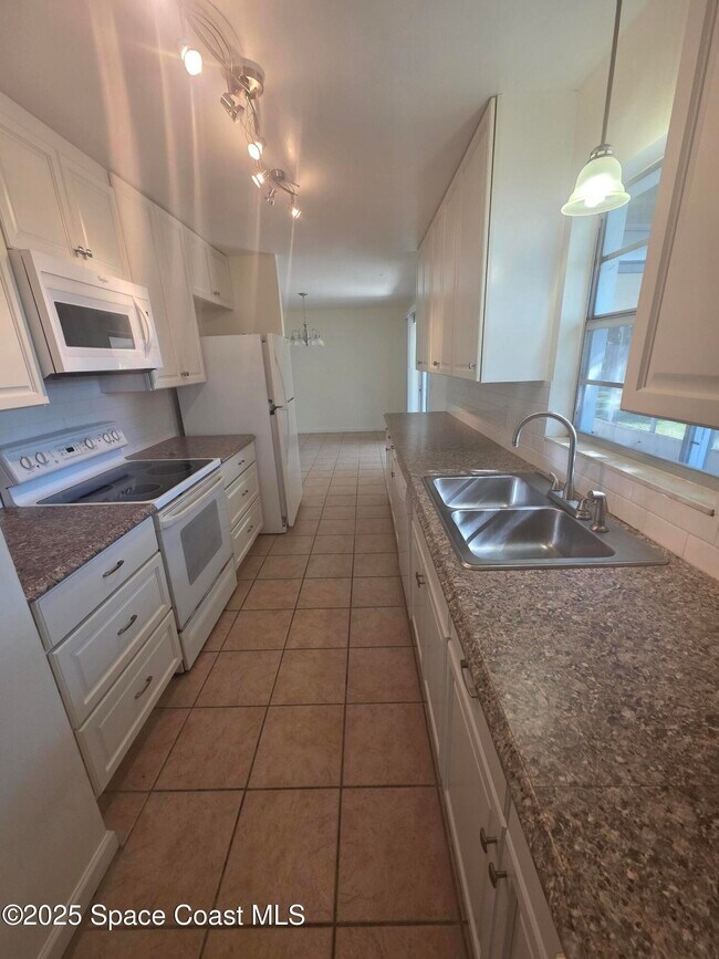 Building Photo - 2615 St Michel Ave