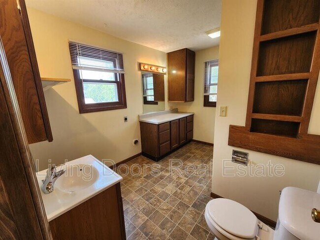 Building Photo - 2601 N 58th St