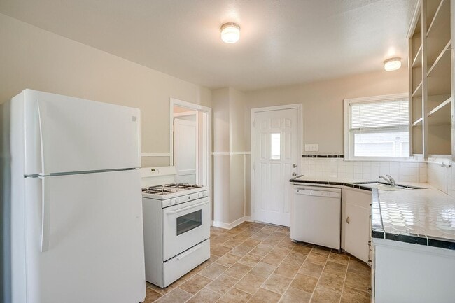 Building Photo - One Side of Great Duplex Near TCU- 1 Bed, ...