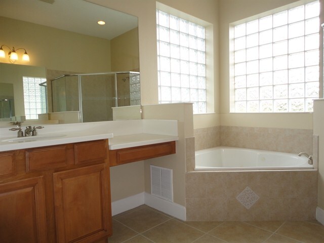 Building Photo - 5750 Rusack Dr