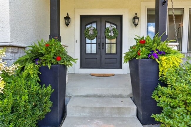 Building Photo - Luxury 5 Bed | 4.5 Bath Home | Flexible Leasing Options: 3+ Month & Long-Term Lease Options | Ful...