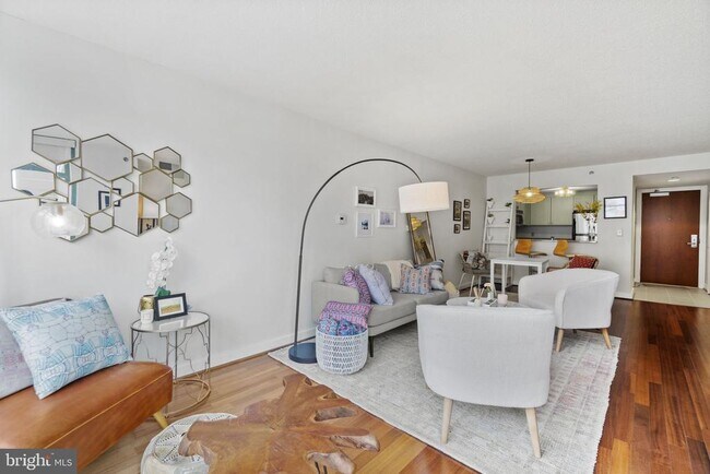 Primary Photo - 1150 K St NW