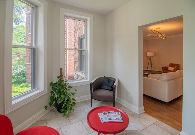 Building Photo - 5811 N Winthrop Ave