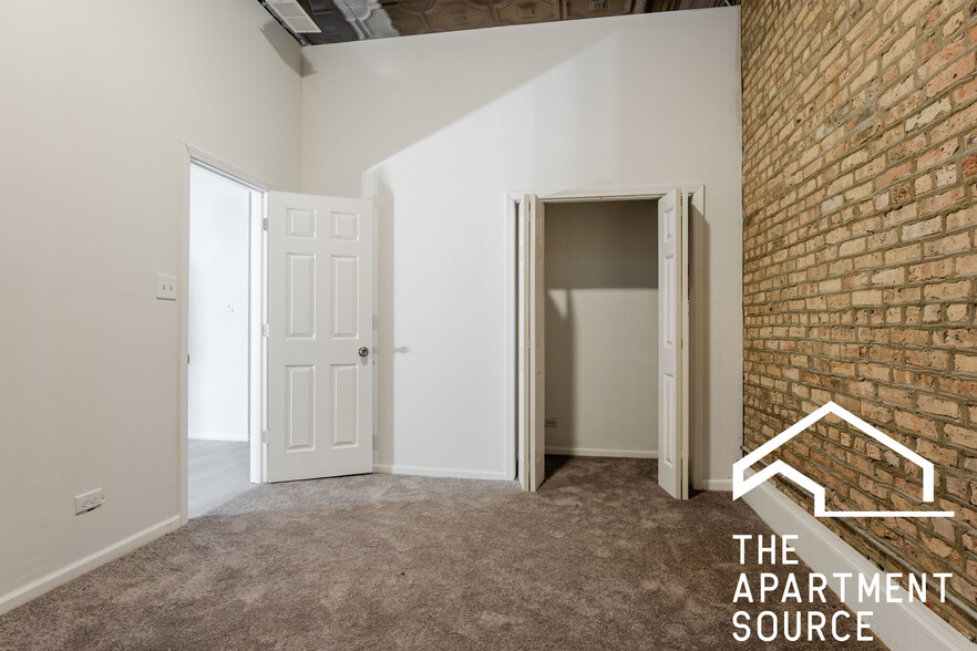 Building Photo - 1621 N Kedzie Ave