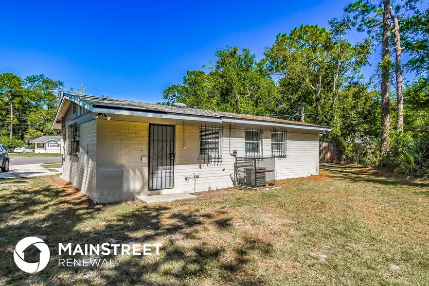 Primary Photo - 4602 Roanoke Blvd