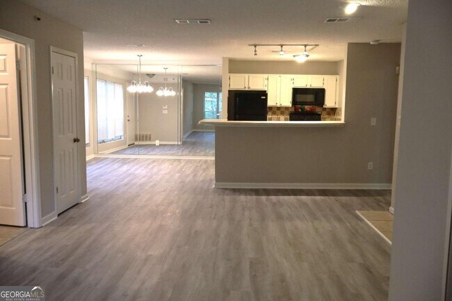 Building Photo - 308 Mill Pond Ct SE