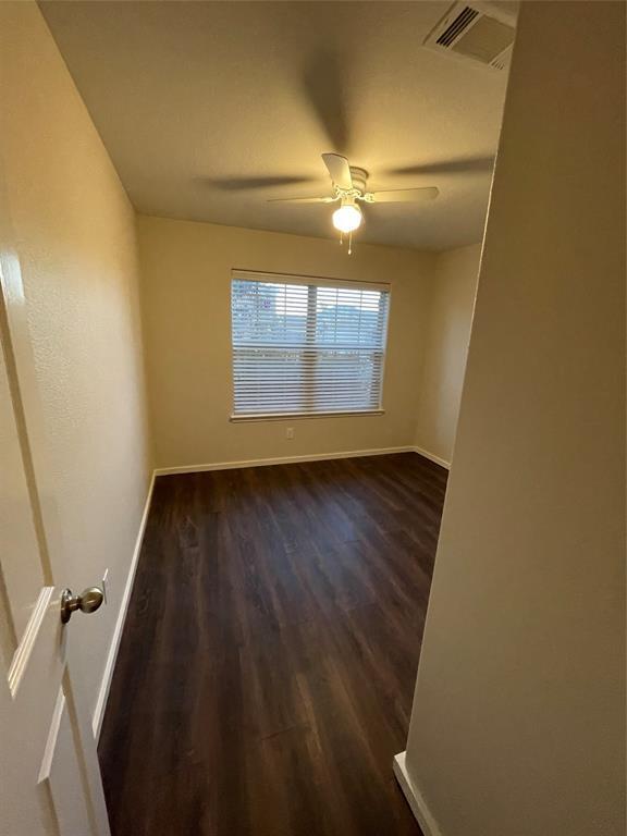 Building Photo - 536 Hidden Dale Dr