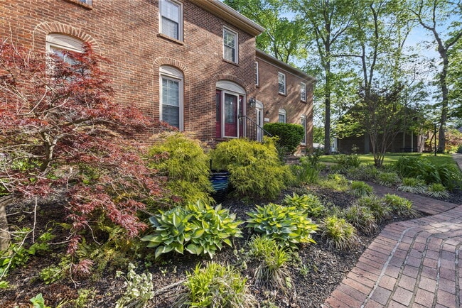 Building Photo - 236 Chippendale Cir