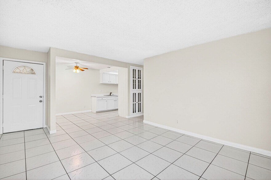 Building Photo - 212 S Kraemer Blvd