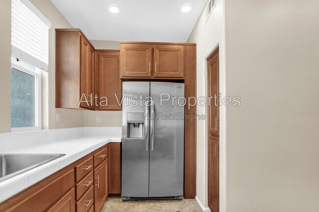Building Photo - 16916 Hutchins Landing