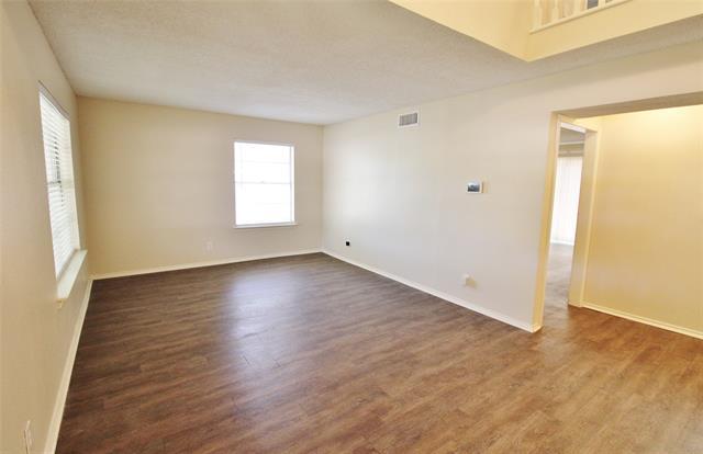 Building Photo - 900 Valley Ridge Dr