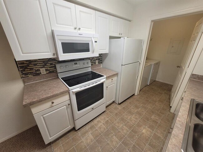 Building Photo - 36027 Deer Creek Dr