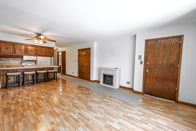 Building Photo - 4617 Grove Ave