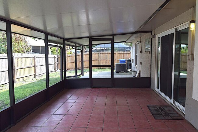 Building Photo - 2009 Branch Tree Ln