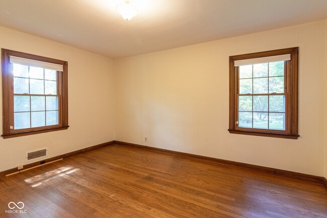 Building Photo - 6353 Riverview Dr
