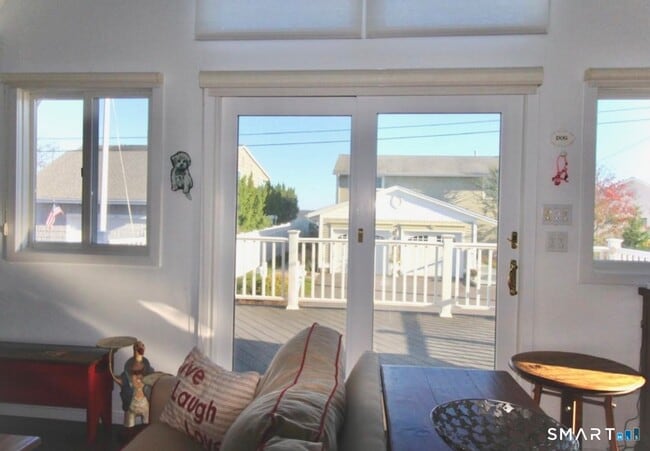 Building Photo - 147 Captains Dr