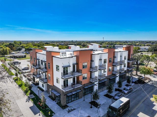 Building Photo - 3522 Main St