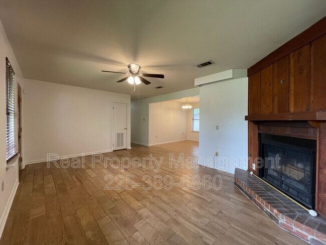 Building Photo - 13640 Rampart Ct